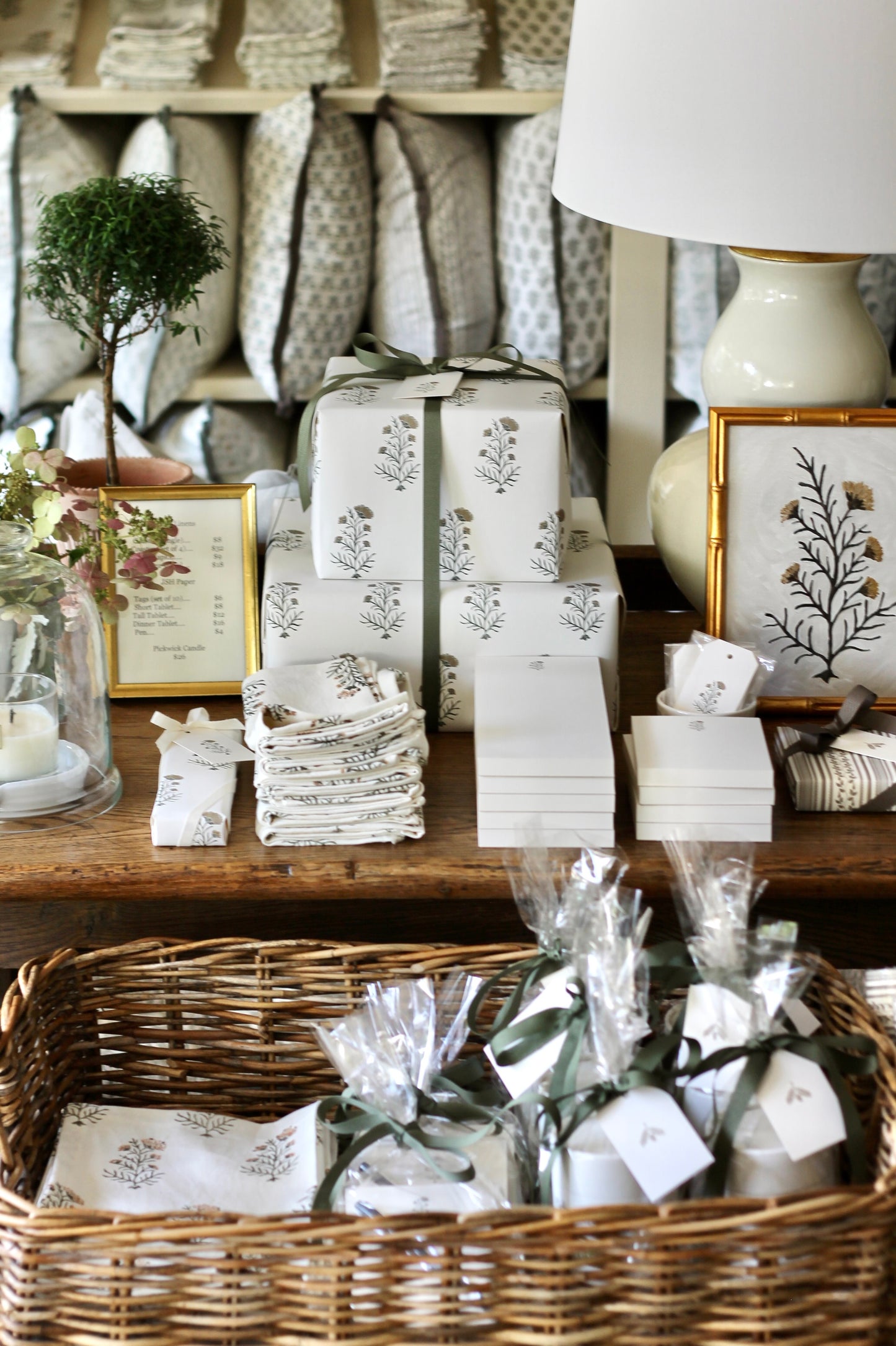 Charlotte Wrapping Paper, Spruce & Gold