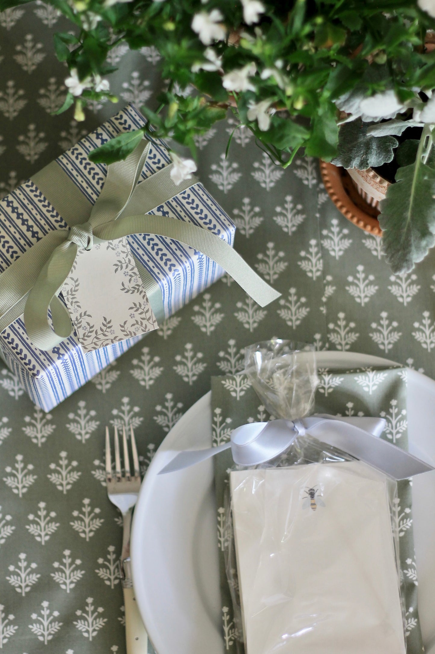 Cottage Vine Tags - Set of 10