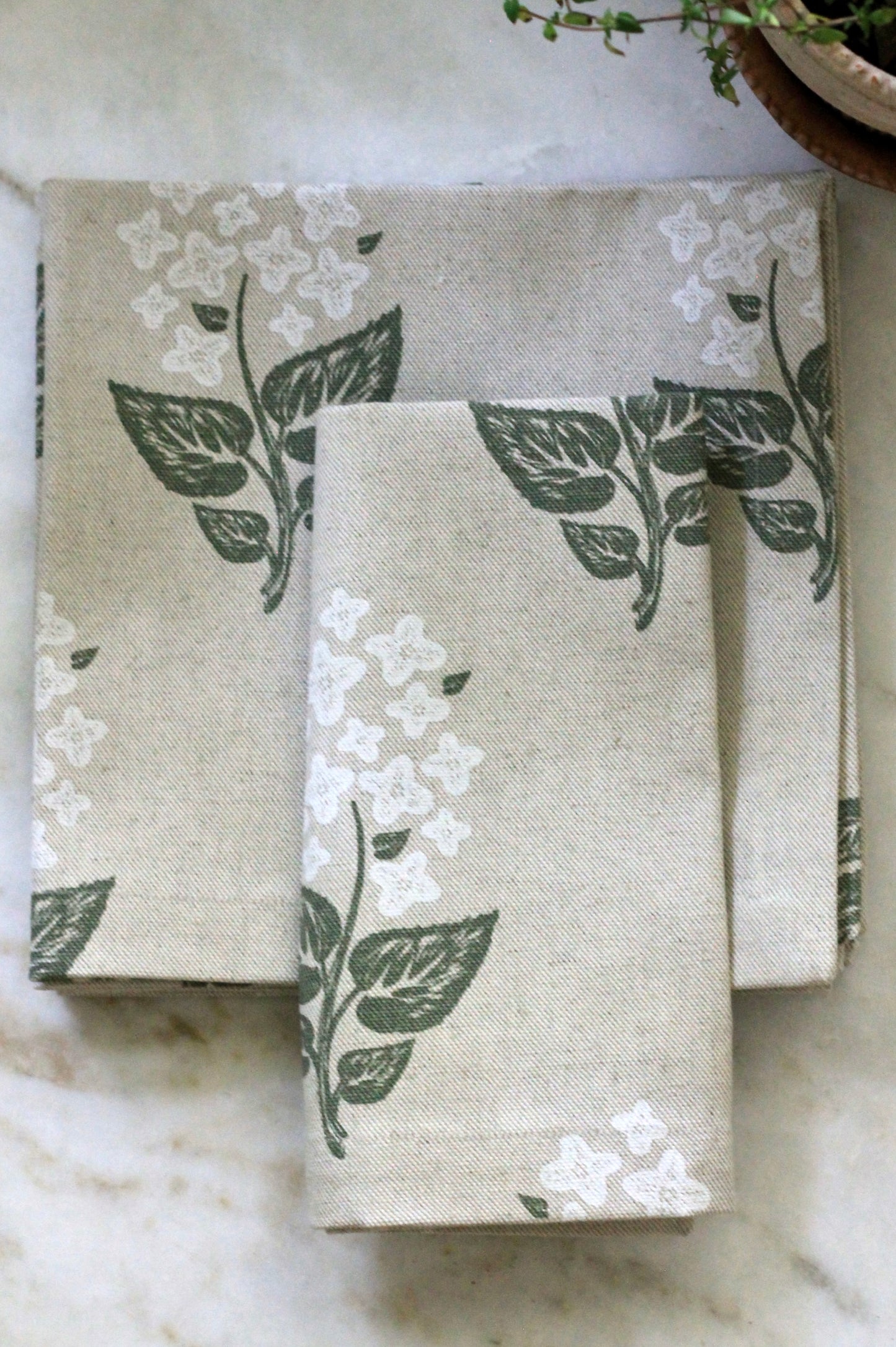 Hydrangea Flower Table Linens