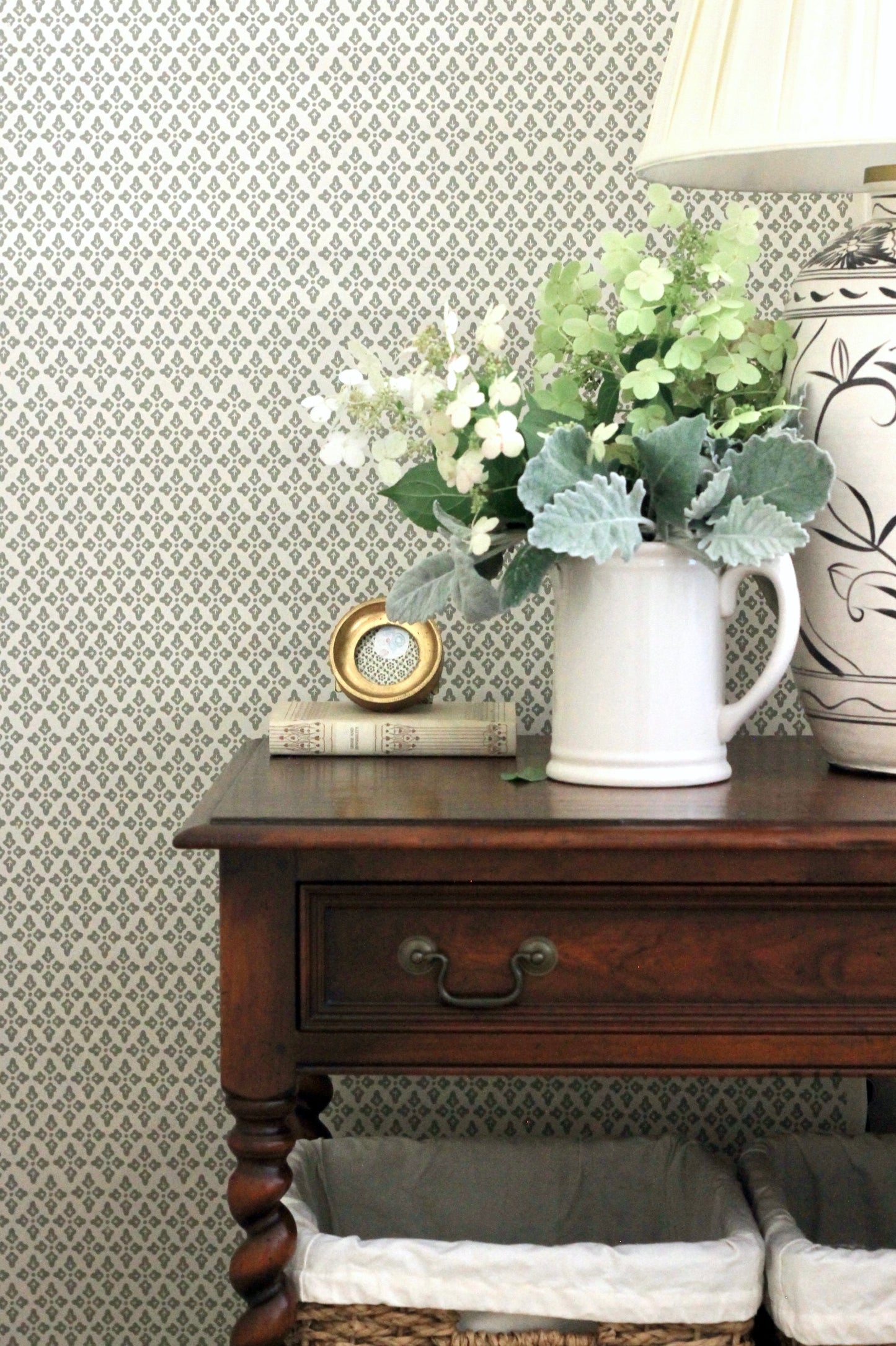 Tea Leaf Wallpaper - English Green