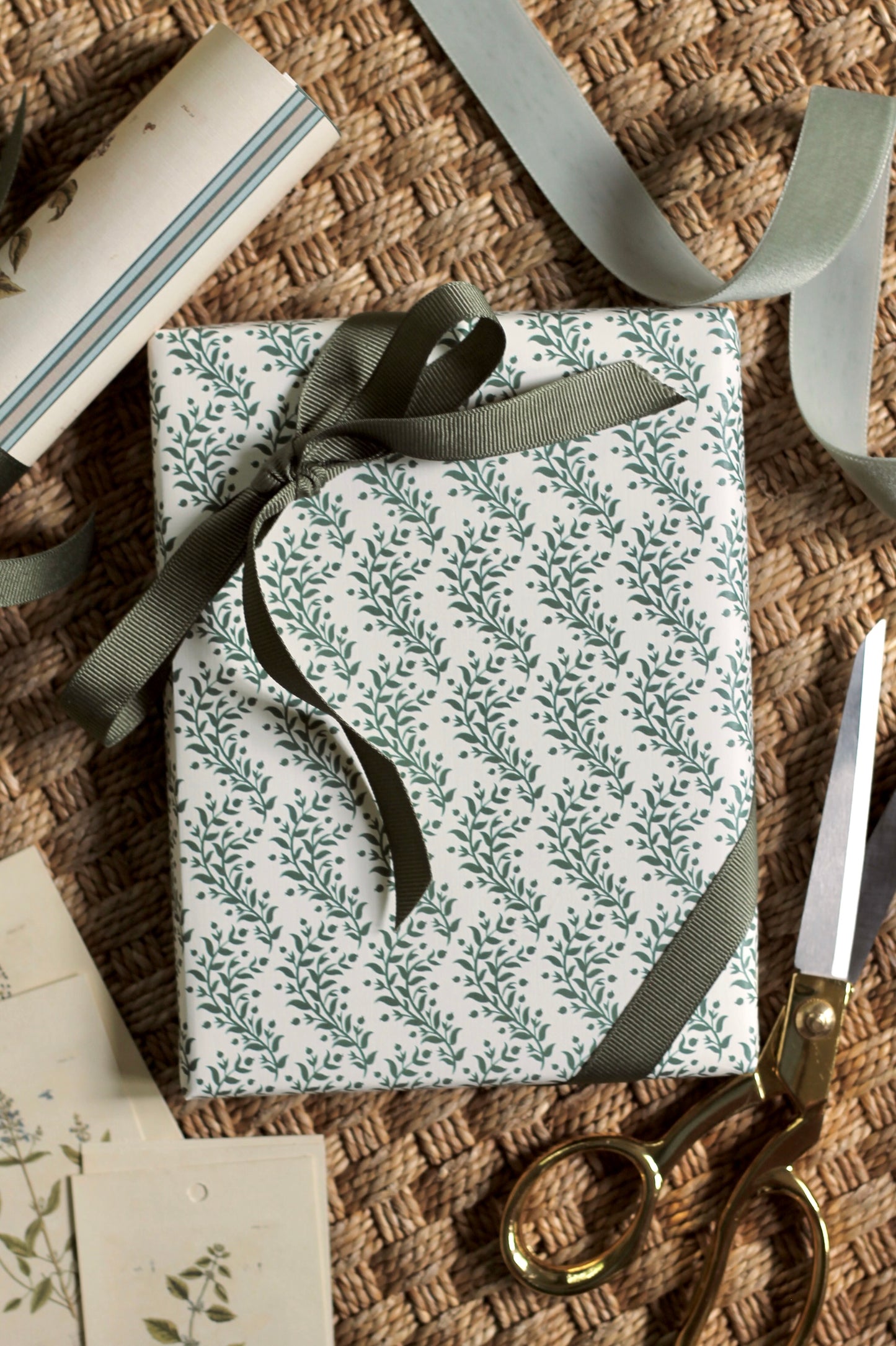 Garland Wrapping Papers - 4 sheets