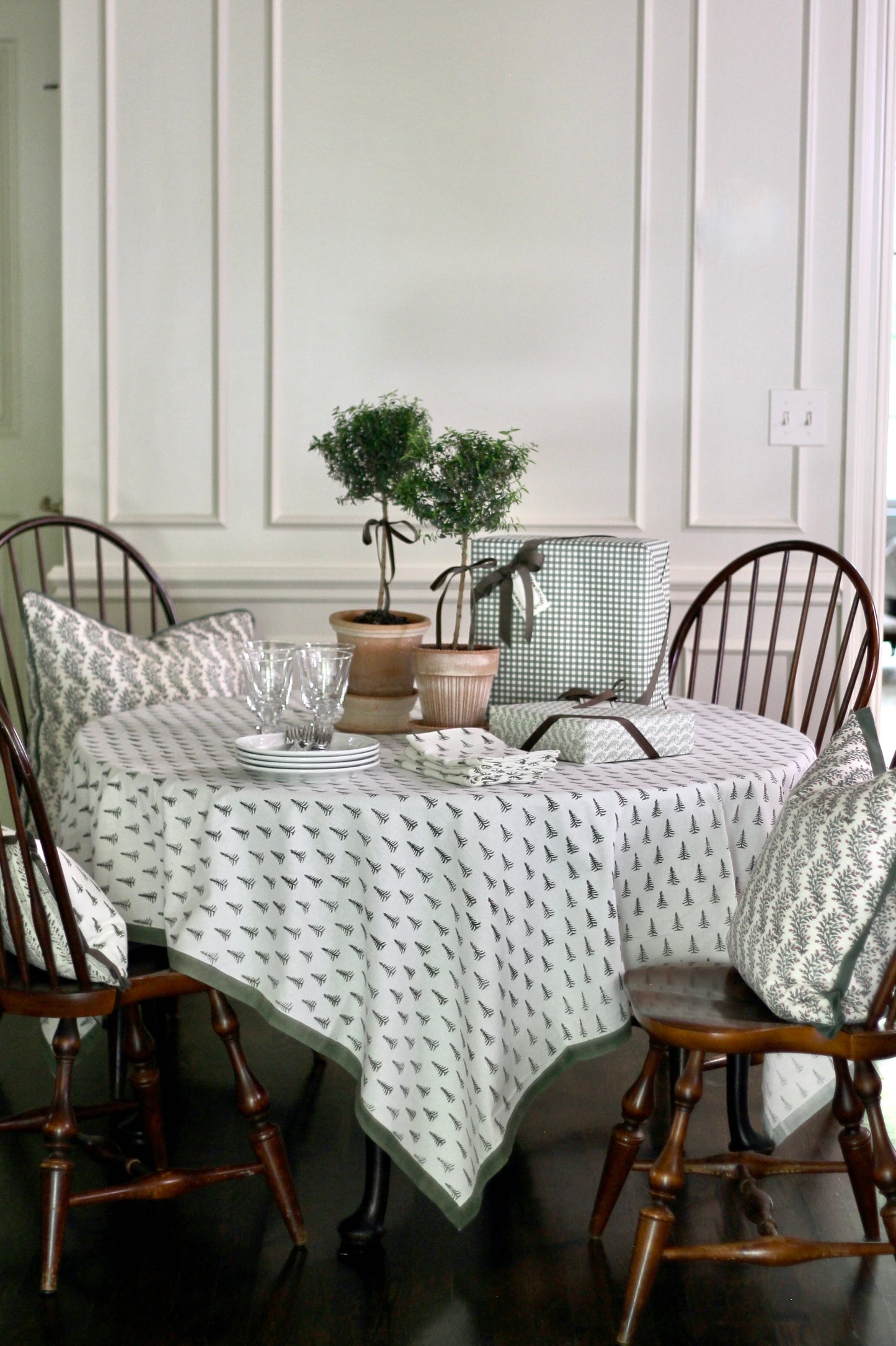 Green Tree Tablecloths | 2 sizes