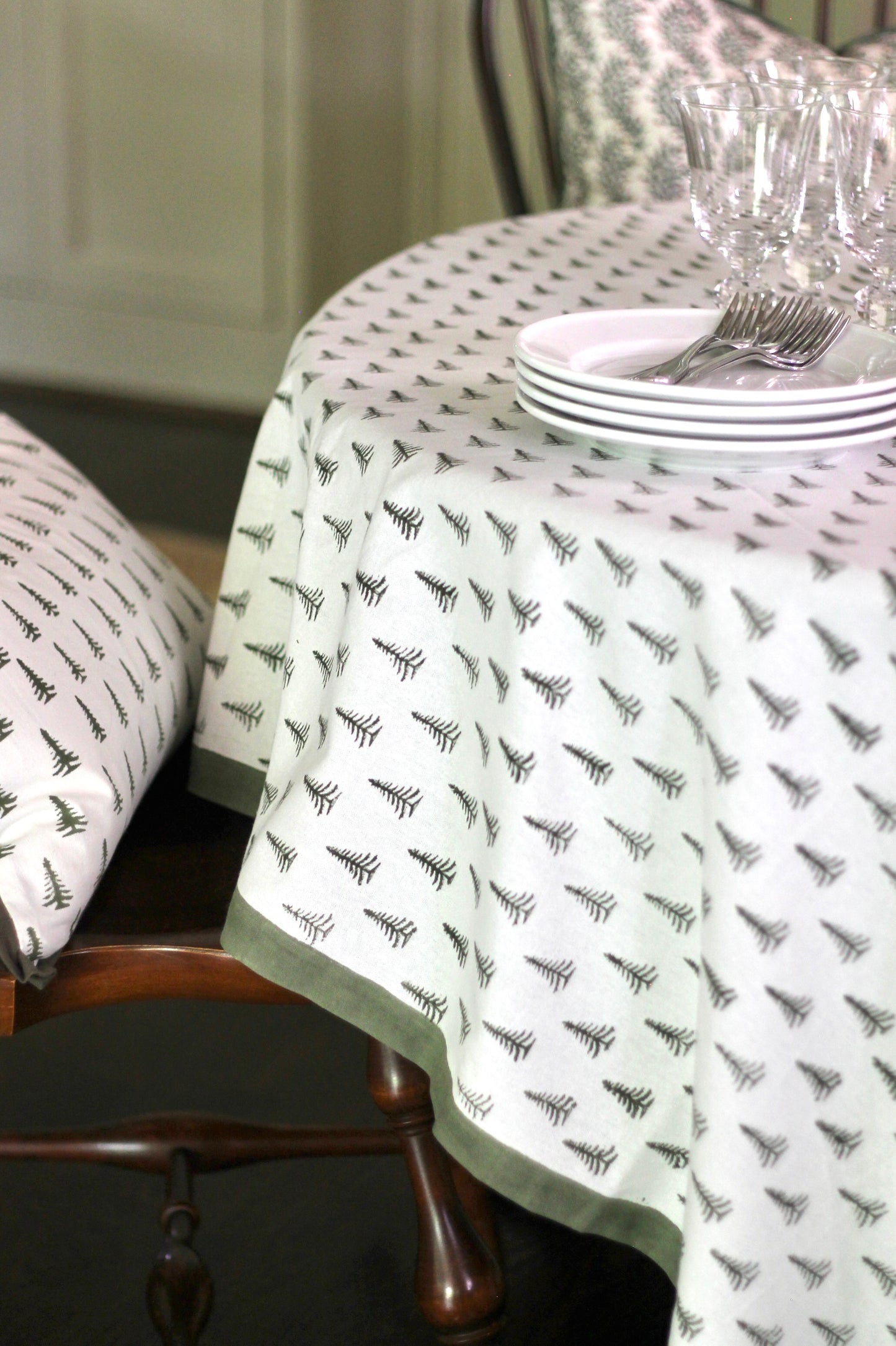 Green Tree Tablecloths | 2 sizes