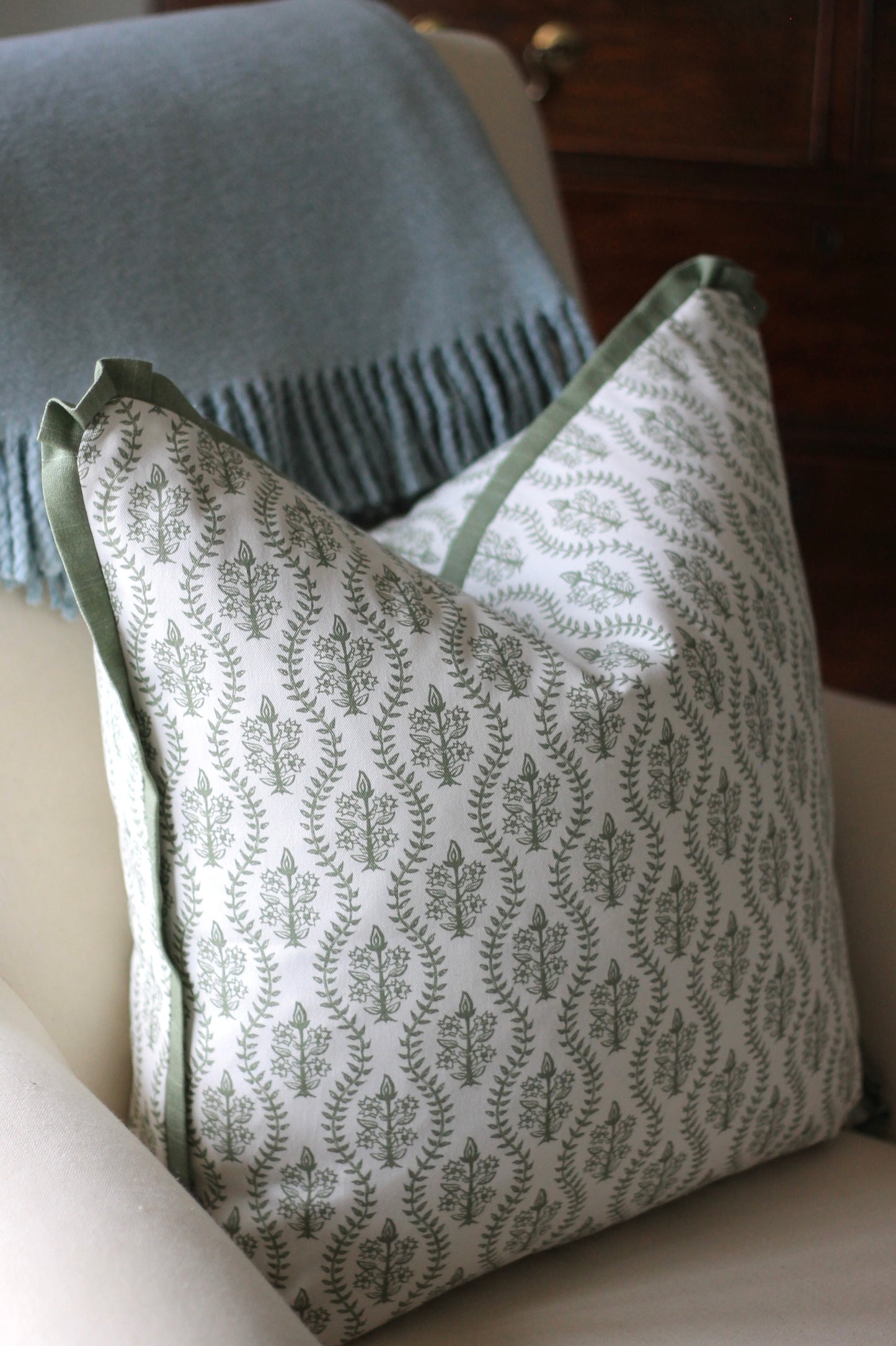 Scallop Dahlia Pillow Cover with Spruce Flange | 3 sizes