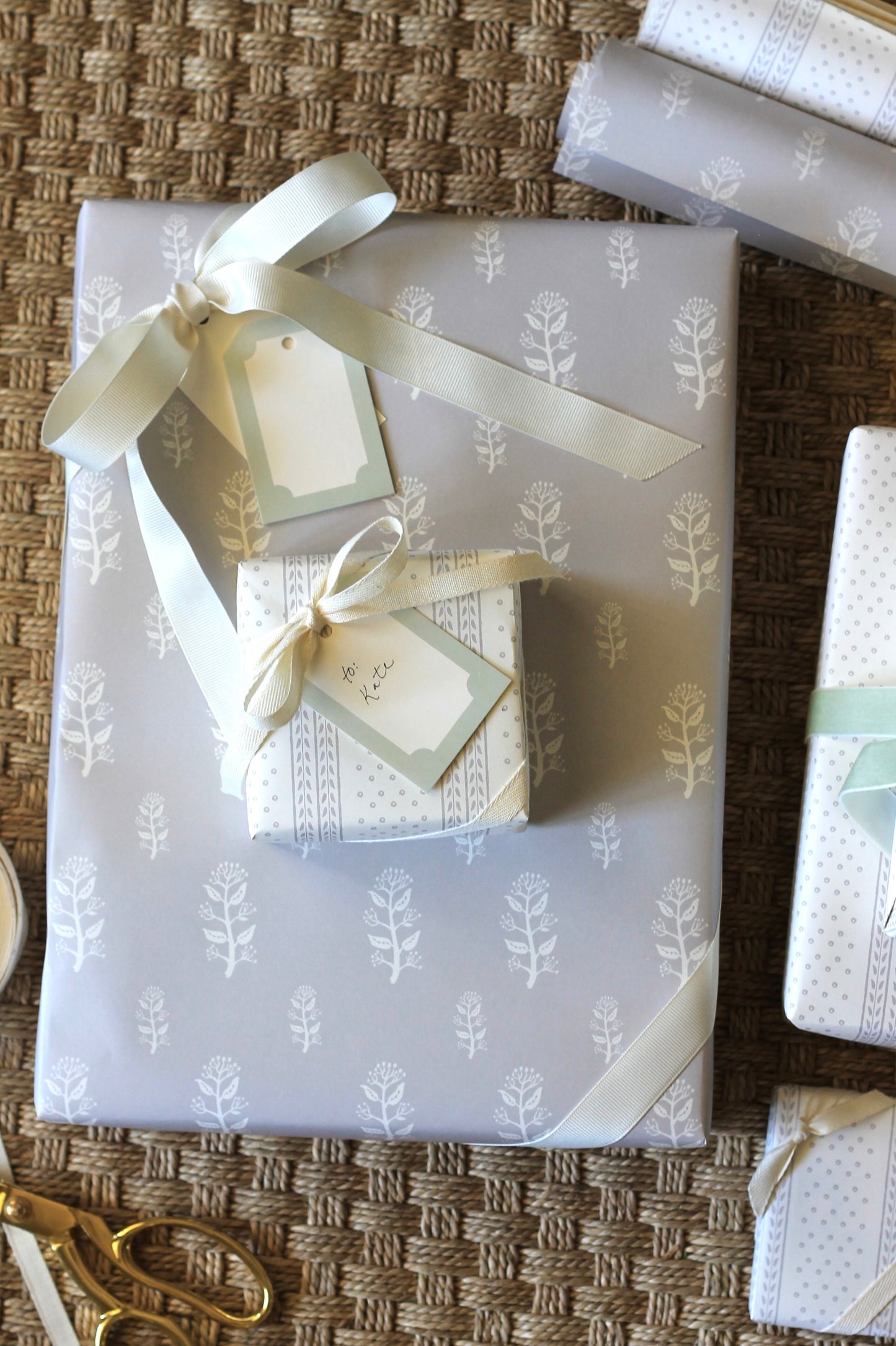 Privet Spring Wrapping Paper in Lilac