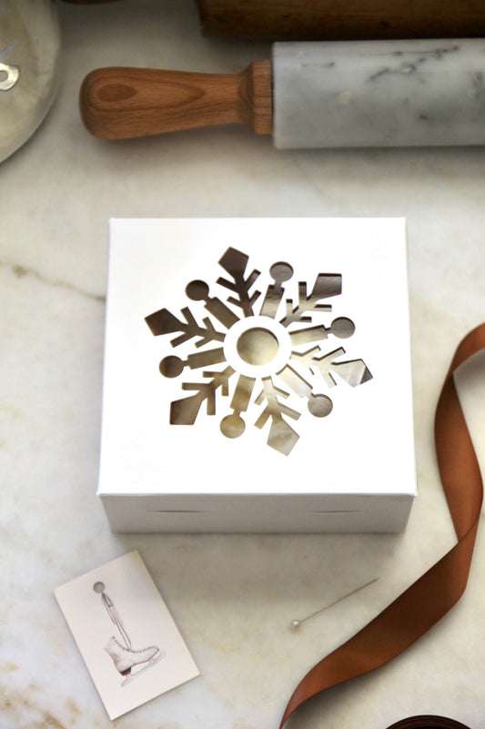 White Snowflake Boxes | set of 5