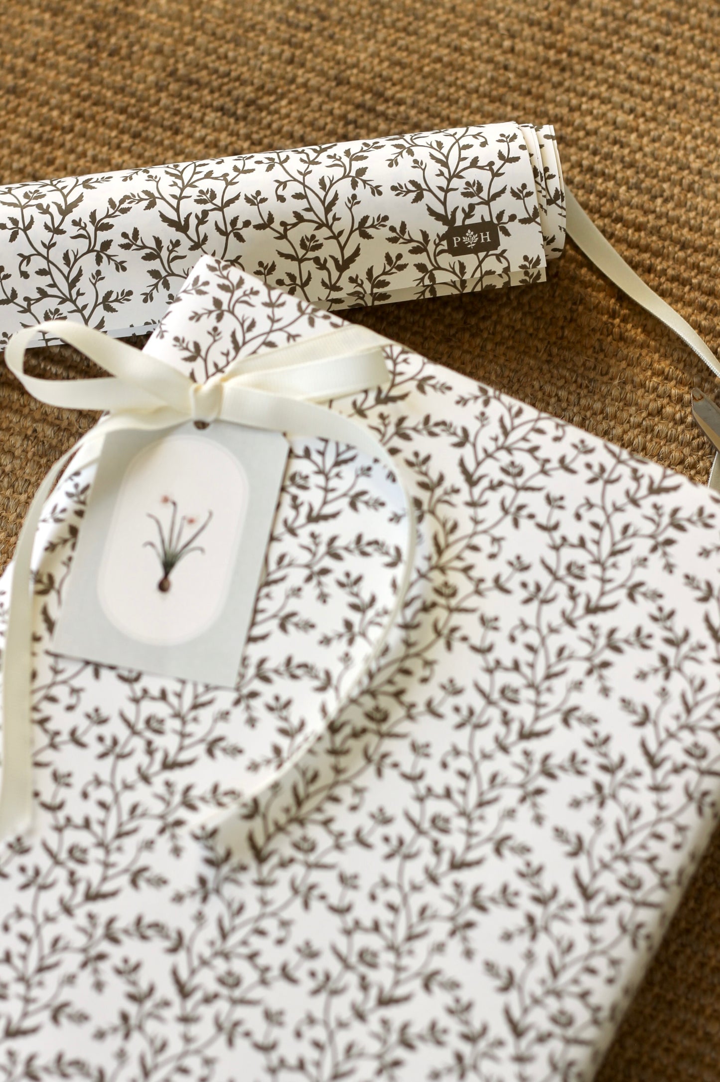 Carolyn Wrapping Papers in Chocolate