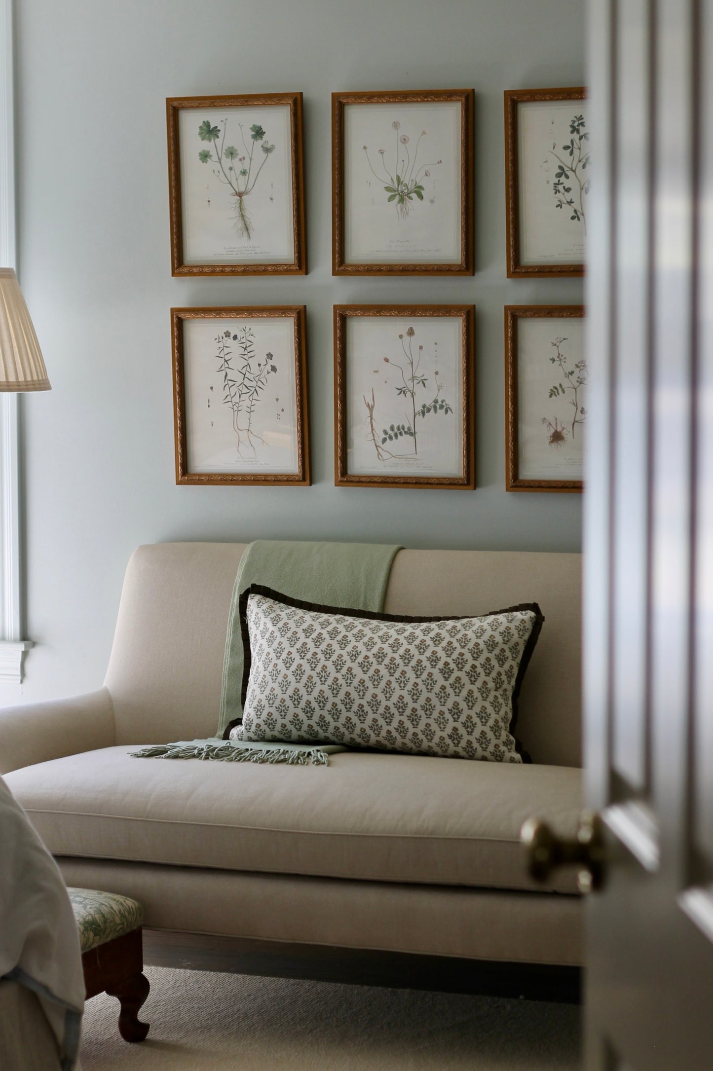 French Botanicals with Soft Border | La Burle