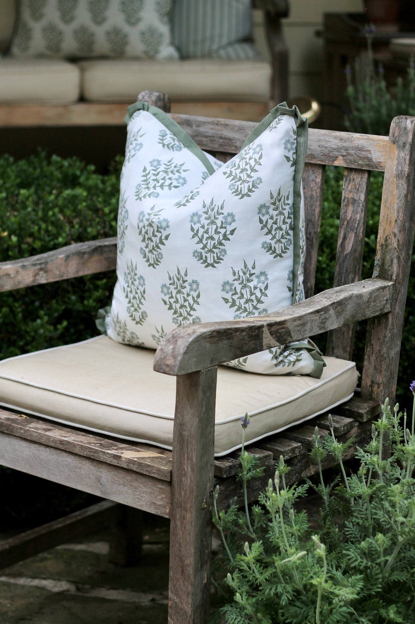 Outdoor Mae Pillow Covers in Blue