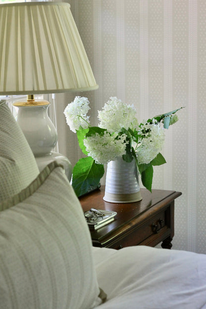 Leaf & Dot Ticking Wallpaper - Cream