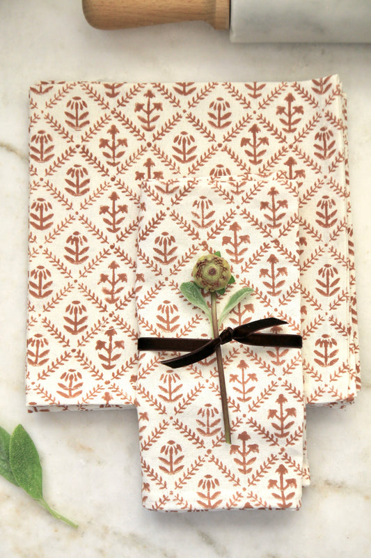 Heirloom Quilt Table Linens