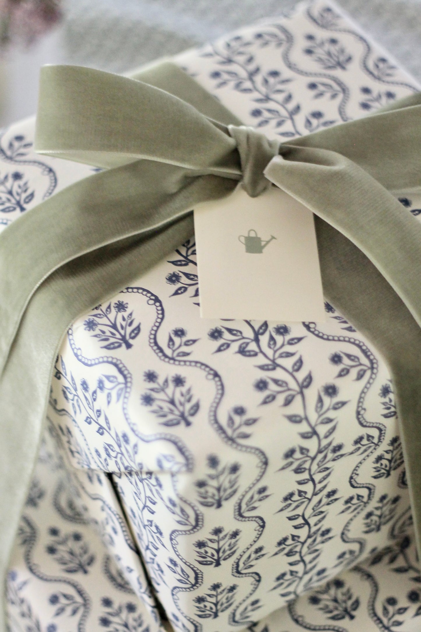 Elizabeth Wrapping Papers in Navy