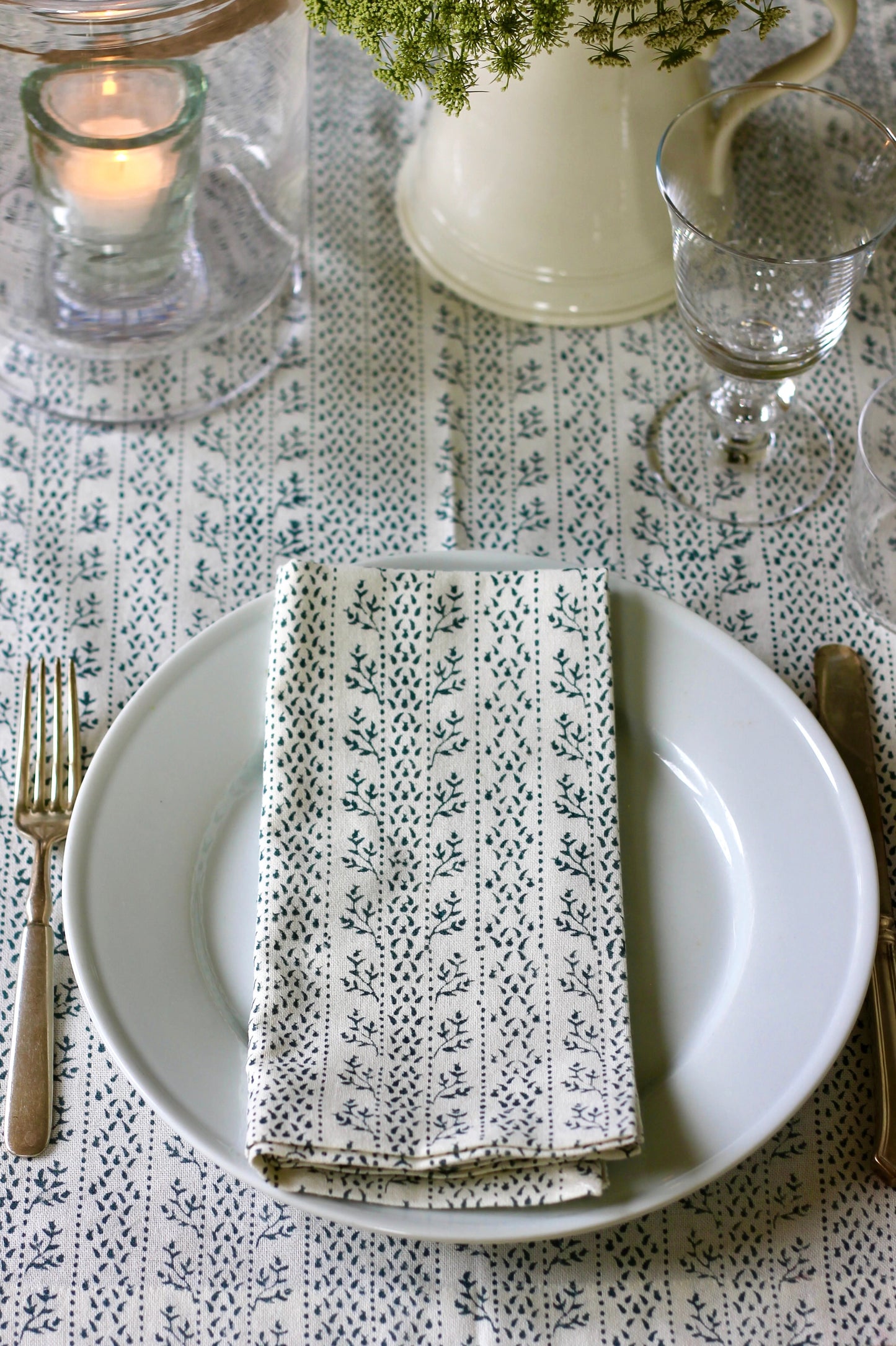 Laurie in Privet Navy Napkins