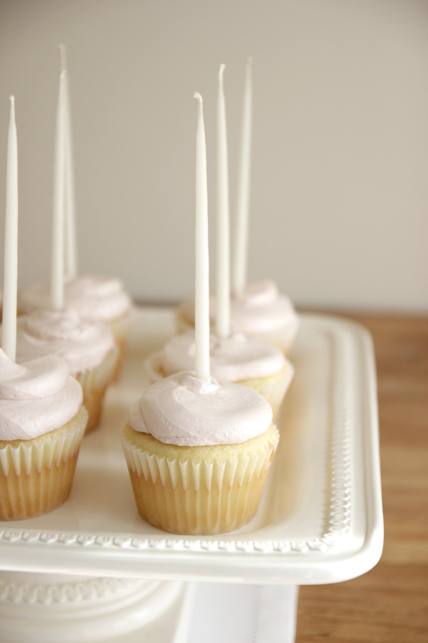 White shop cupcake liners